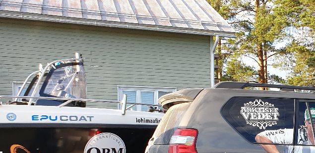 Yksi kesän kohokohtia oli Arktiset Vedet kuvausryhmän vierailu. Yhdeksännen kauden jaksossa 2 kerrotaan joen ennallistamisesta. Kesällä ei lupa Kangaskosken padon purkamisesta ollut vielä vahvistunut. Tänään tiedämme, että heinäkuun viimeisenä päivänä loppuu voimalaitoksen toiminta ja patoluukut avataan veden virrata.. Padon ympäristön ehostaminen alkaa jo näitä aikoja ja syksyllä alkaa pohjapadon rakentaminen ja siitä edelleen padon purku. Elämme jännittäviä aikoja!